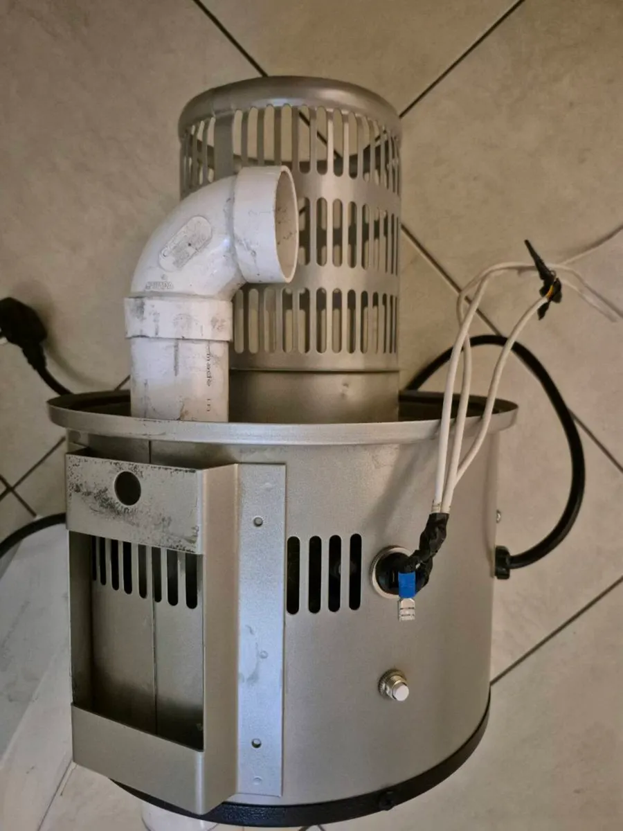 Motor and housing for the Central Vaccuum System - Image 3