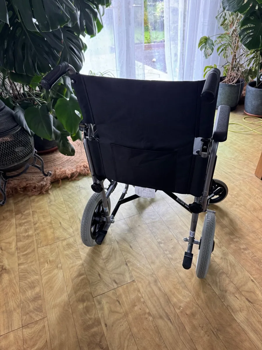 wheelchair - Image 4