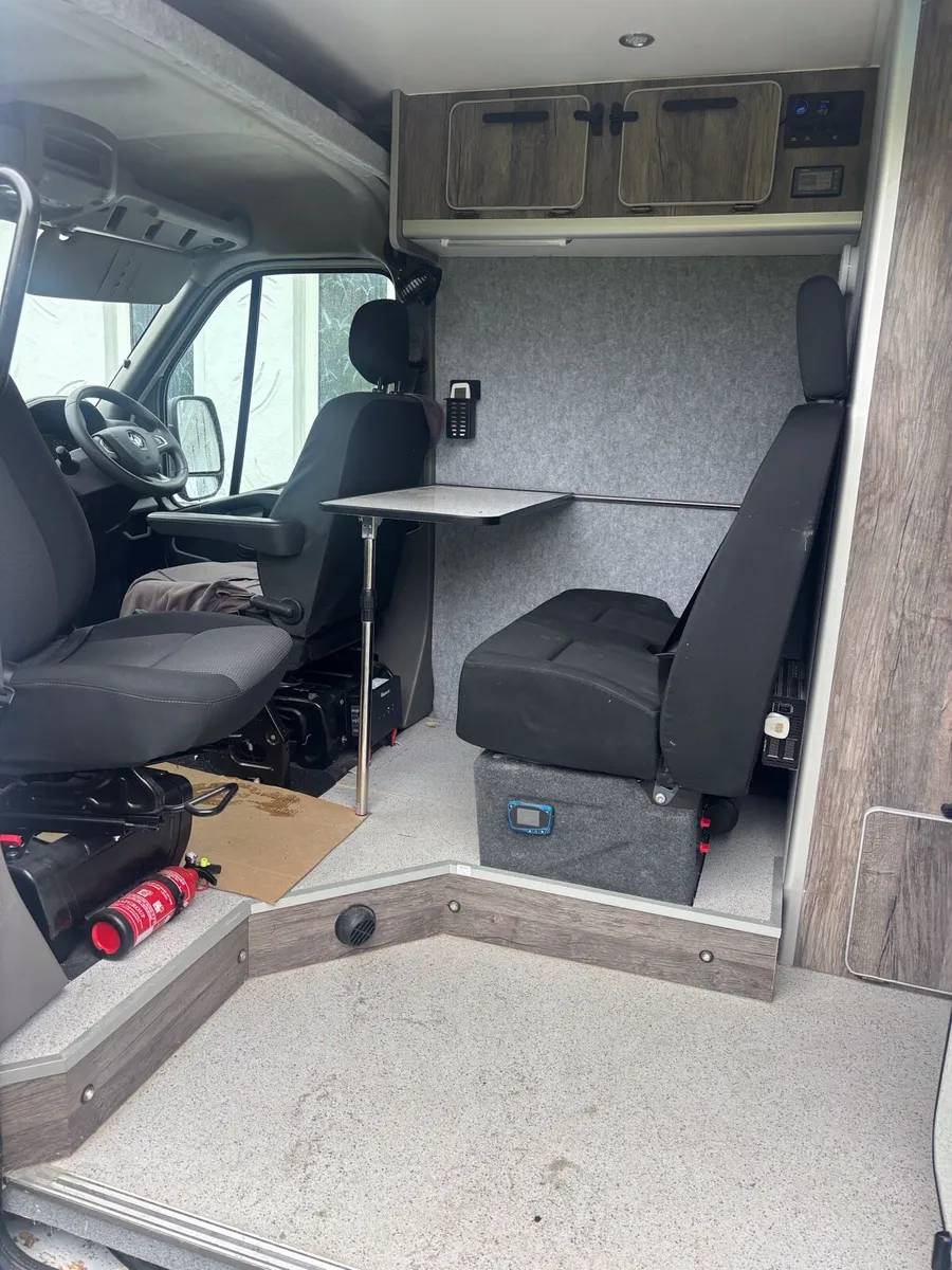 Campervan - Image 4
