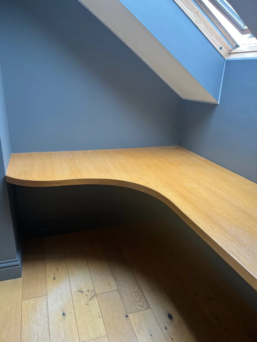 Desk - Image 2