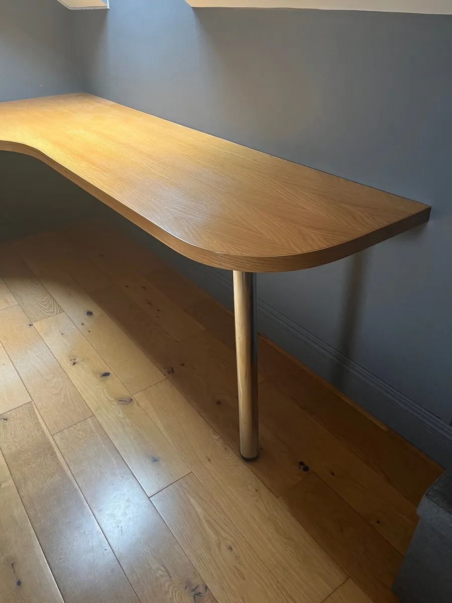 Desk - Image 3