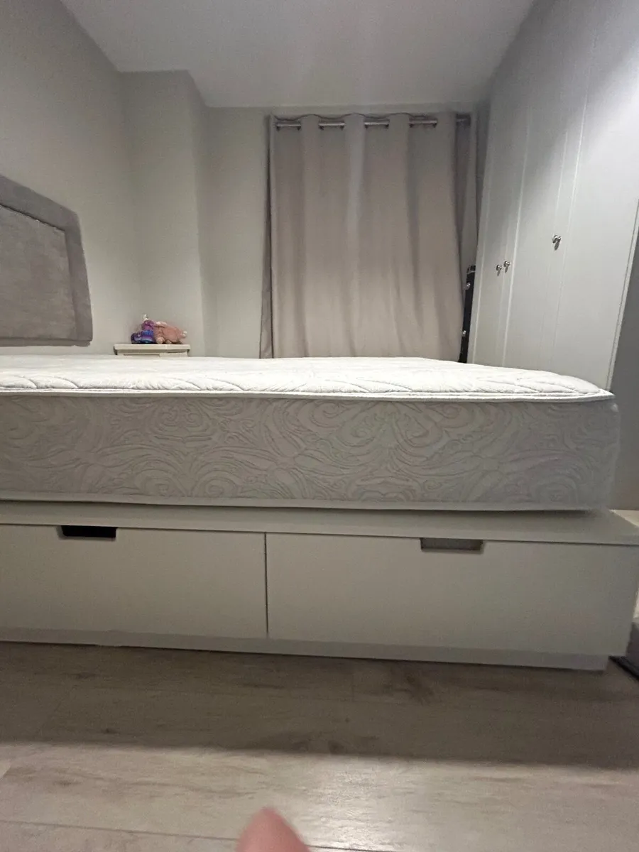 Double king mattress for free - Image 3