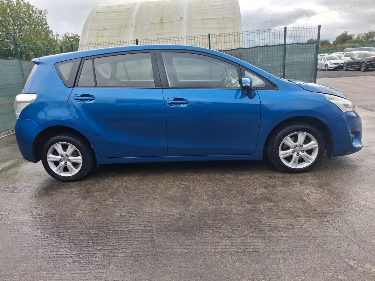 2015 Toyota Verso  7 seater  D4D - Image 1