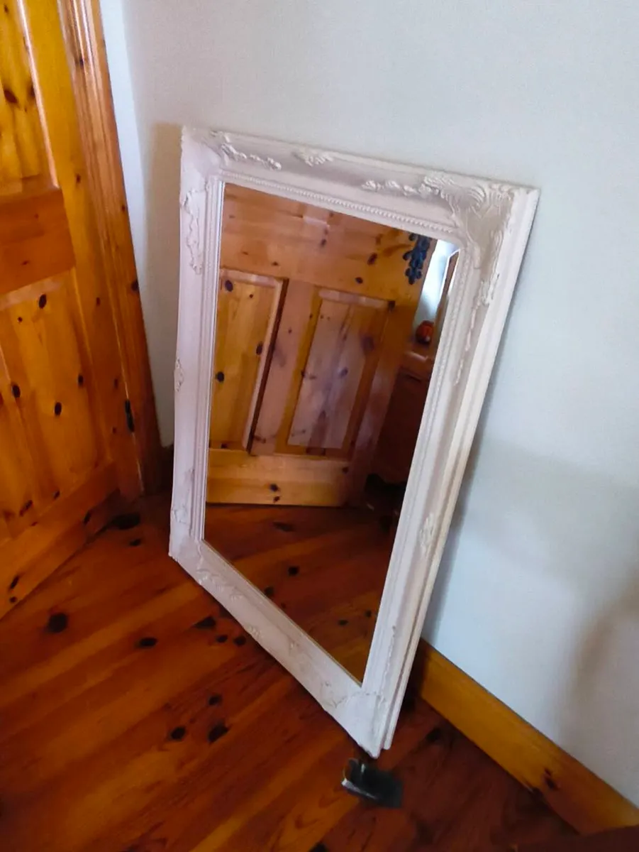 Beautiful cream mirror 30 euro - Image 1