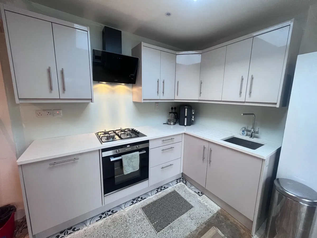 Kitchen - Image 4