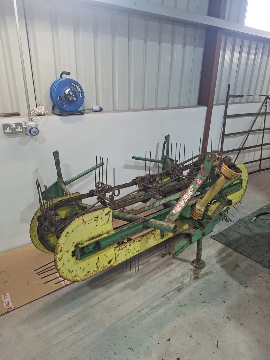 Vintage machinery - Image 1