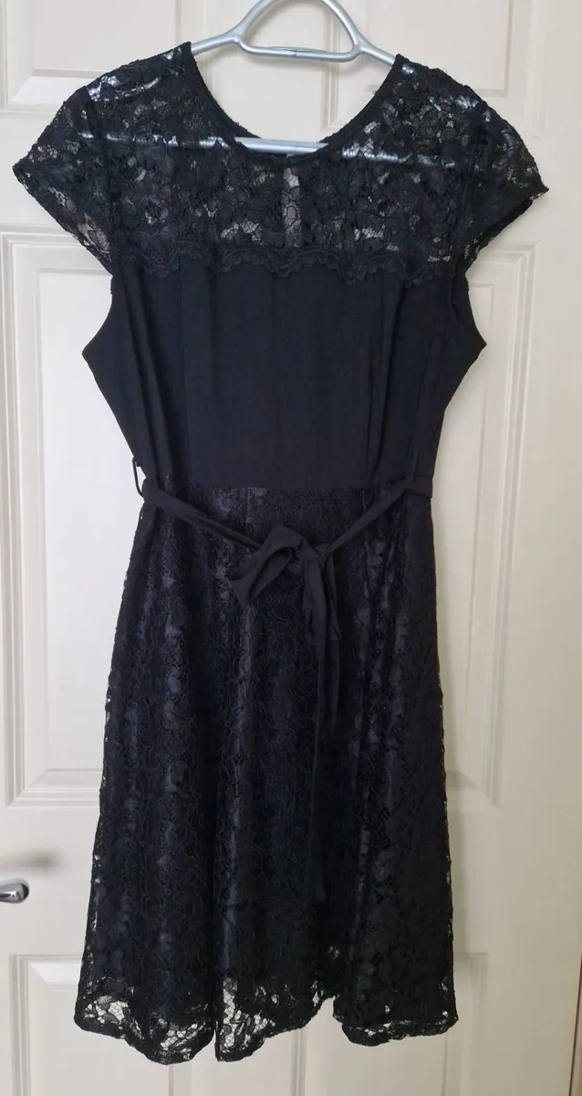 Dorothy Perkins Billie and Blosssom dress UK16 - Image 1