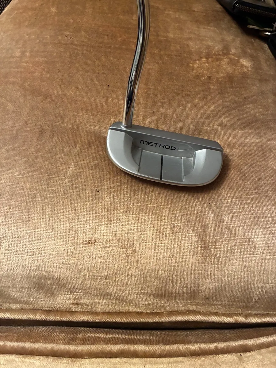 Nike Method Core Putter 32” - Image 2