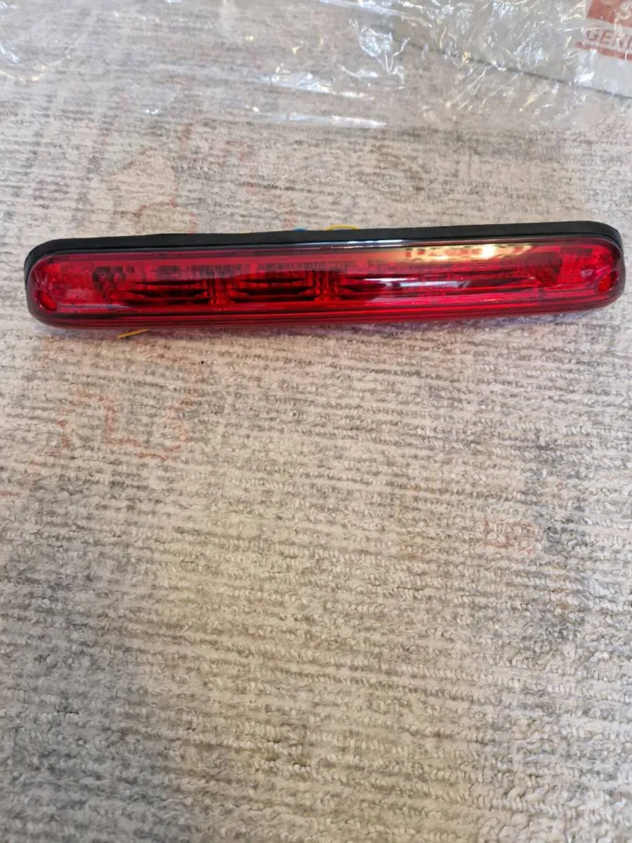 Izuzu brake lamp - Image 1
