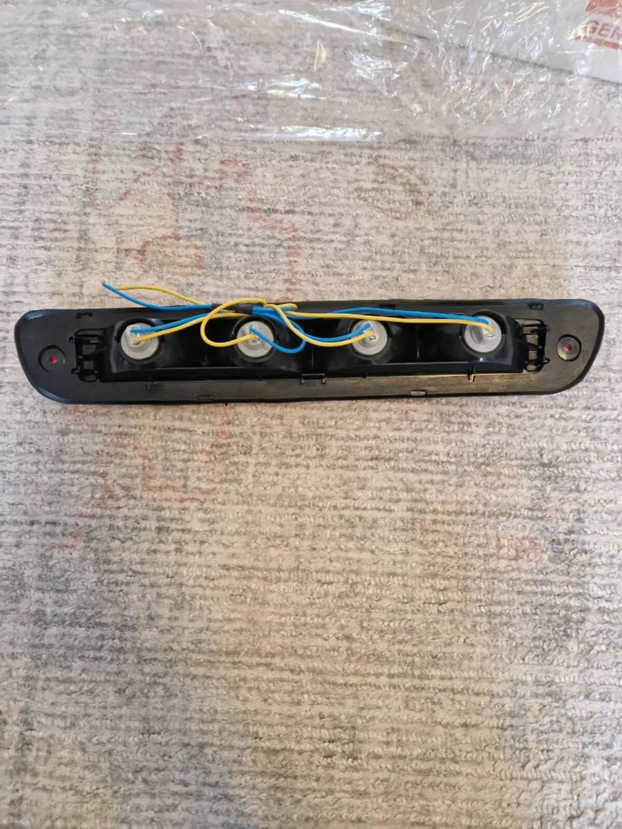 Izuzu brake lamp - Image 2