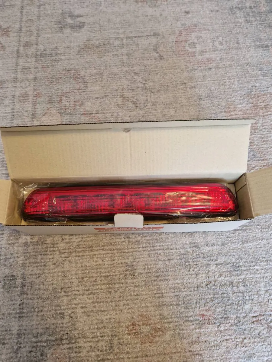 Izuzu brake lamp - Image 3