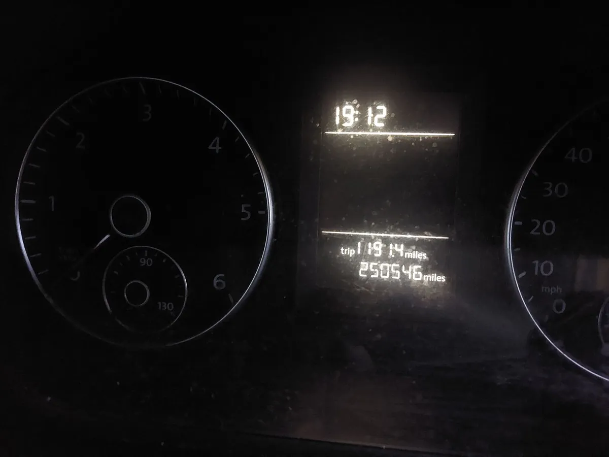 2011 VW Touran 1.6 TDI 7 Seater – Tow Bar – Repair - Image 2