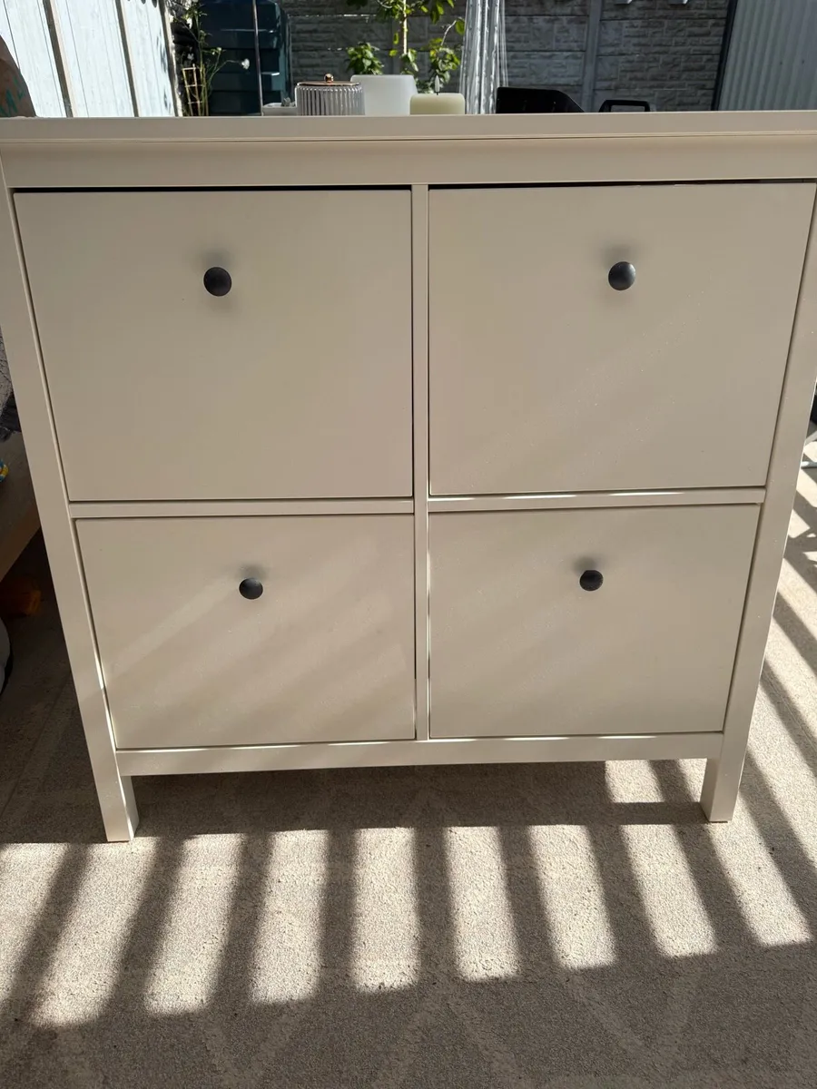 Shoes cabinet - Image 1