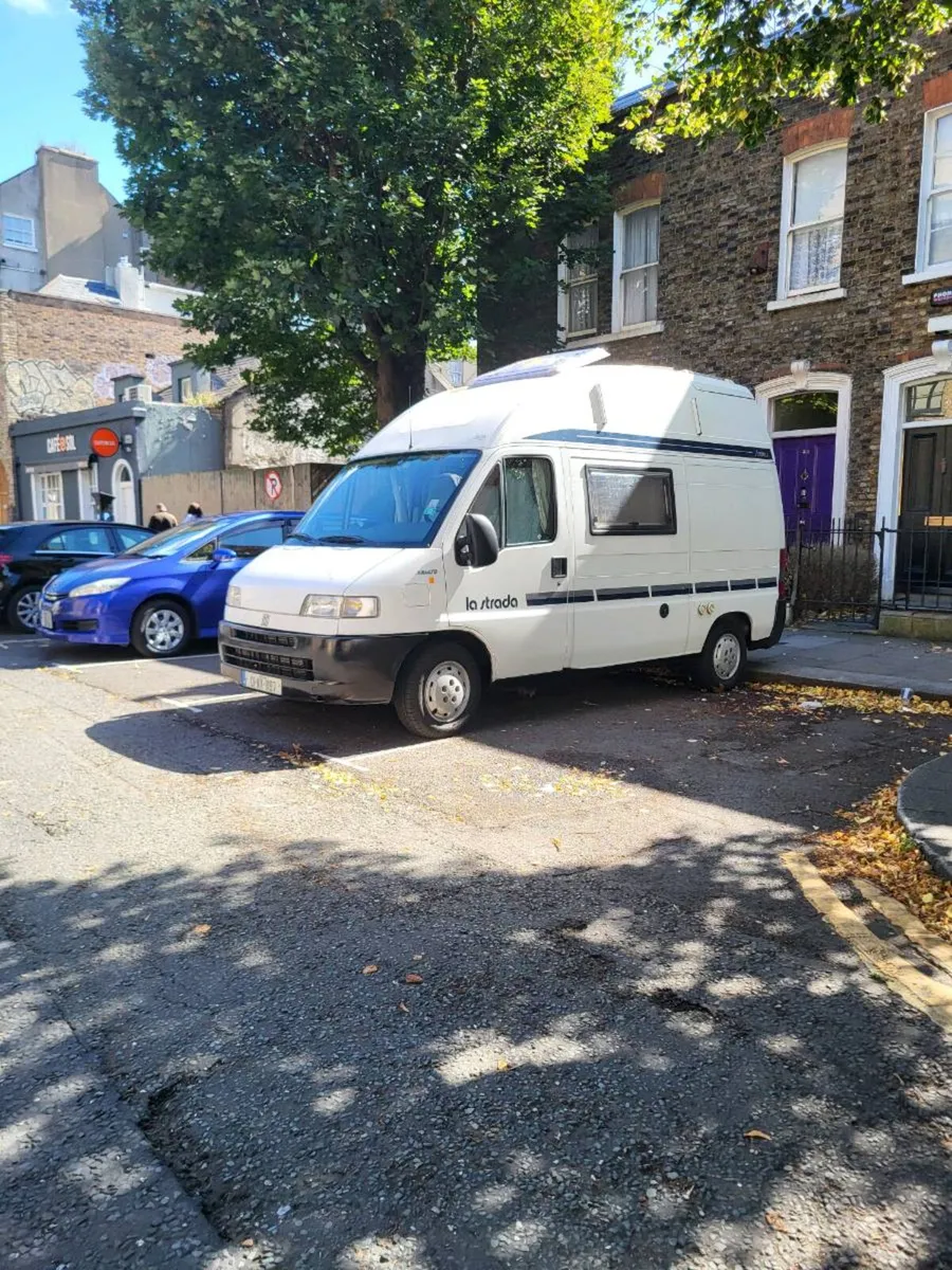 Camper van - Image 1