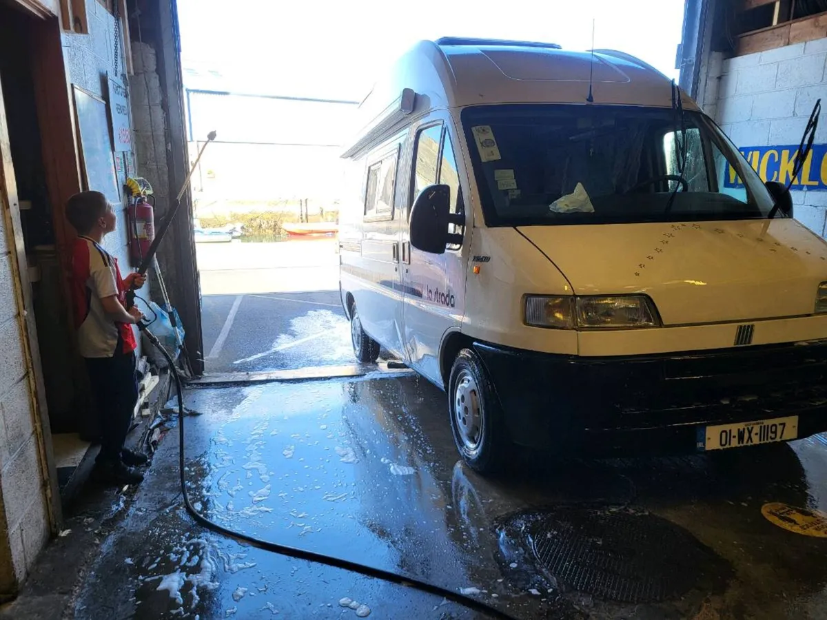 Camper van - Image 4