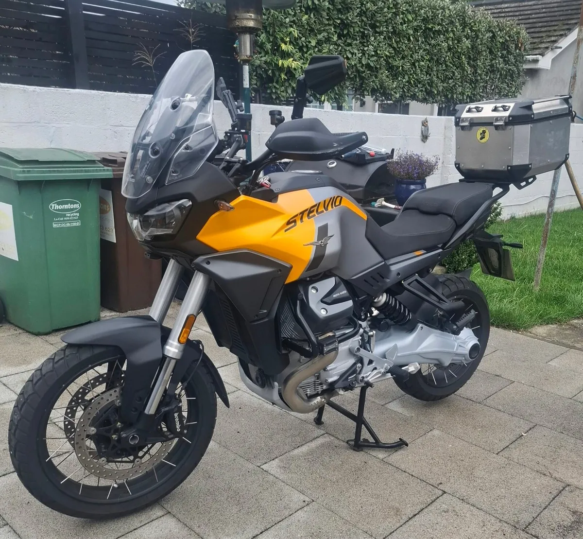 Moto Guzzi Stelvio - Image 2