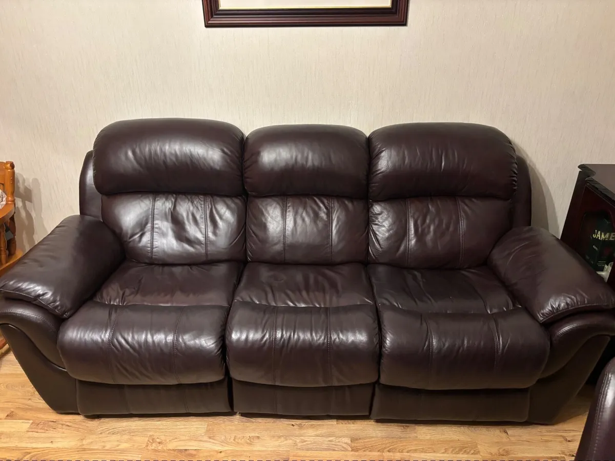 3 seater couch and two single setter reckiners - Image 1
