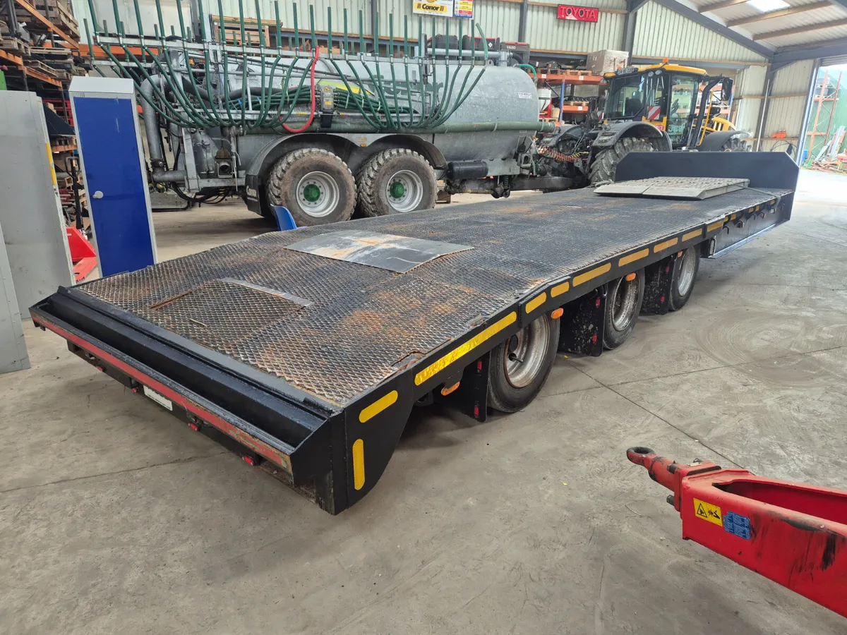 Triaxle Lowloader Air brakes and bags - Image 3