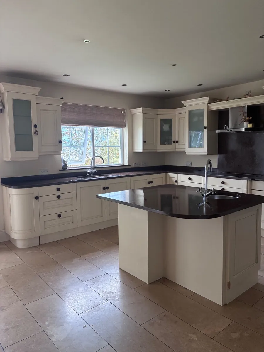 Kitchen - Image 2
