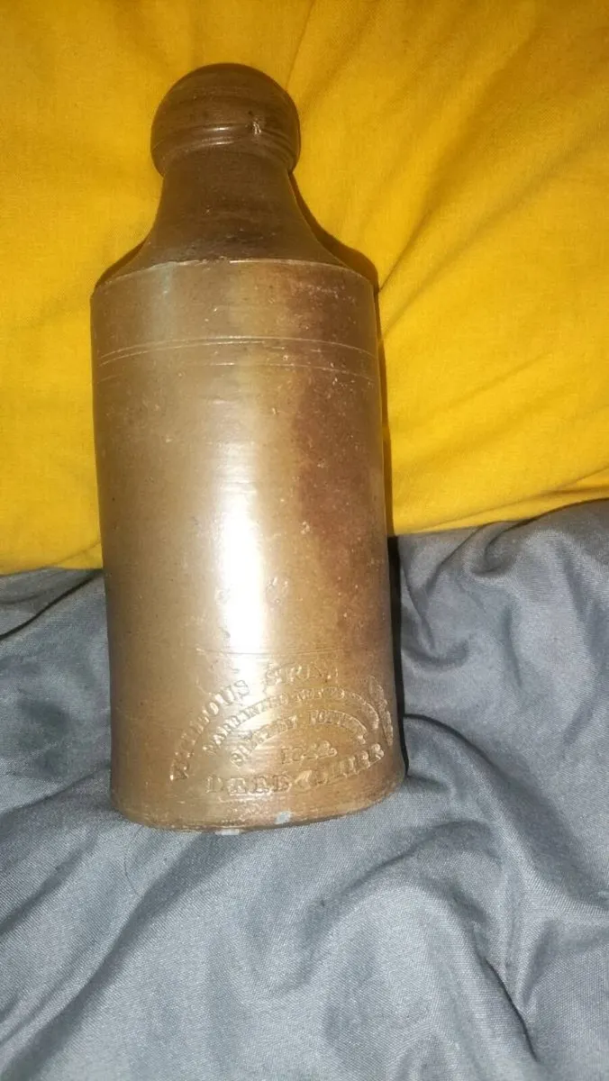 VINTAGE 1822 STONEWARE BOTTLE - Image 2