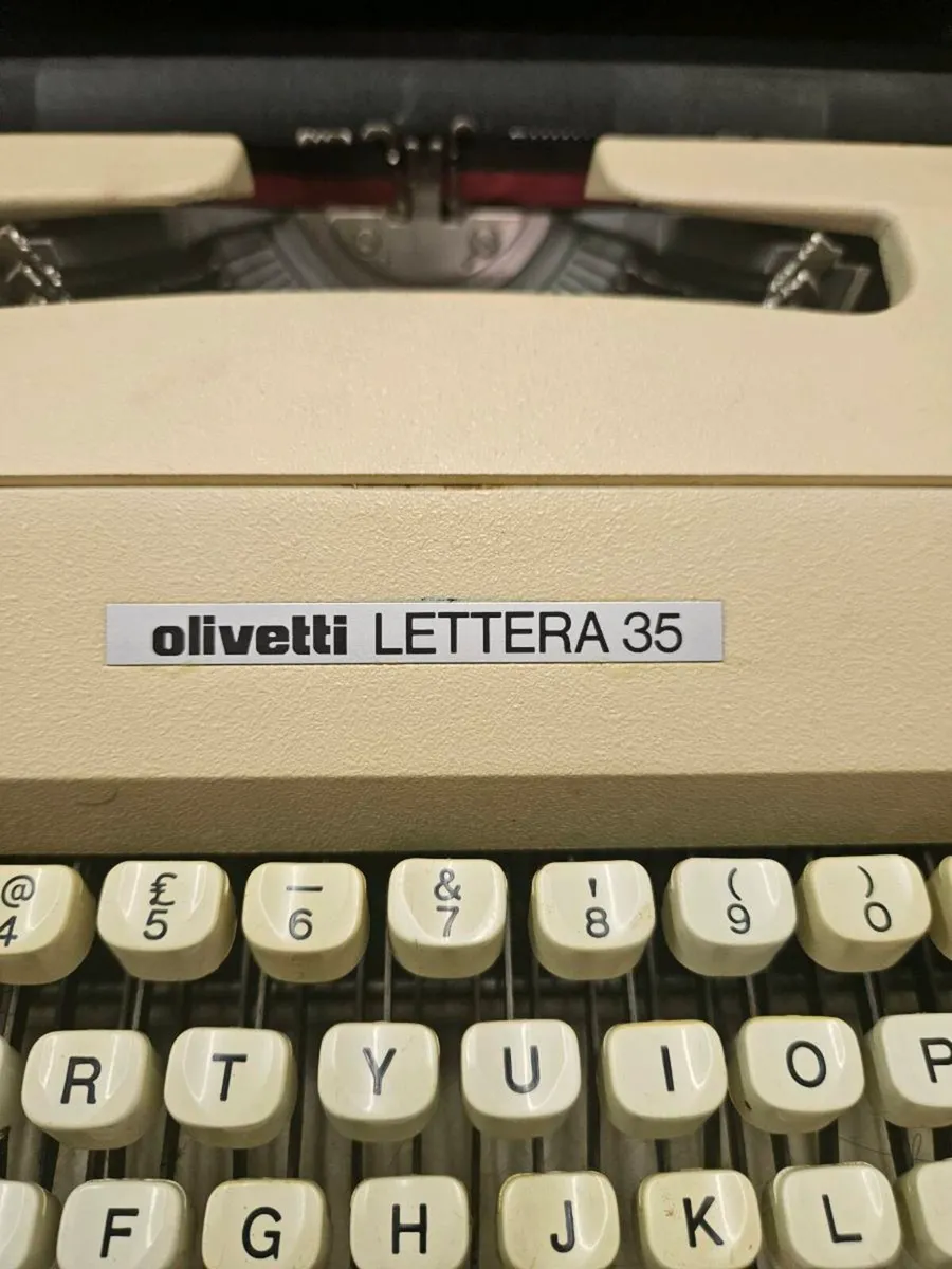 Olivetti lettera 35 typewriter - Image 3