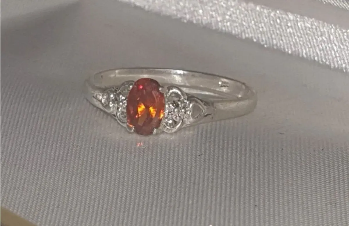 Vintage Hallmarked Silver Ring with Rose Gemstone - Image 3