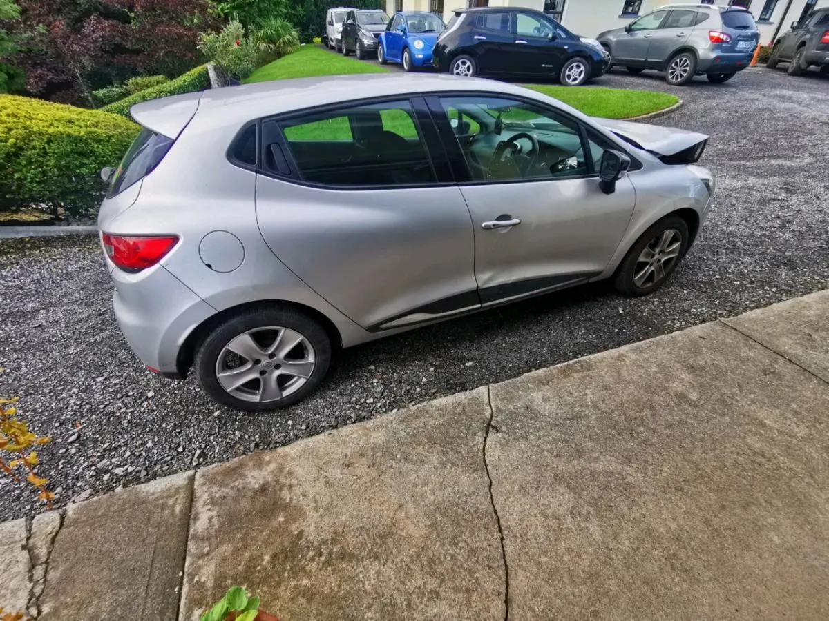 17 Renault Clio Nct and tax 2027 - Image 4