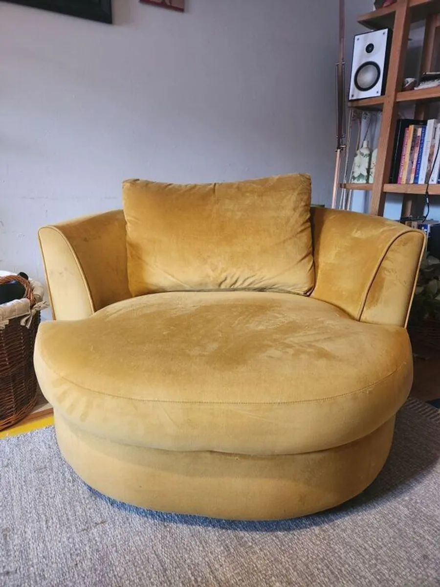 armchair love seat - Image 1