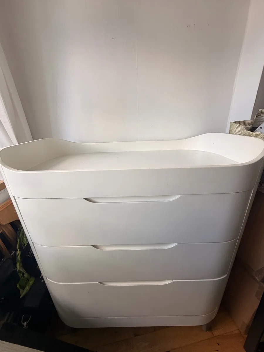 Gaia baby dresser - Image 1