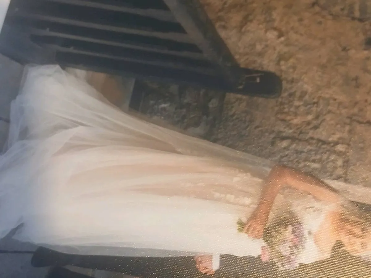 Wedding dress for sale and three piece bridesmaids - Image 4