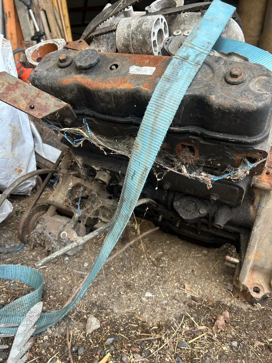 Hitachi engine digger parts - Image 4