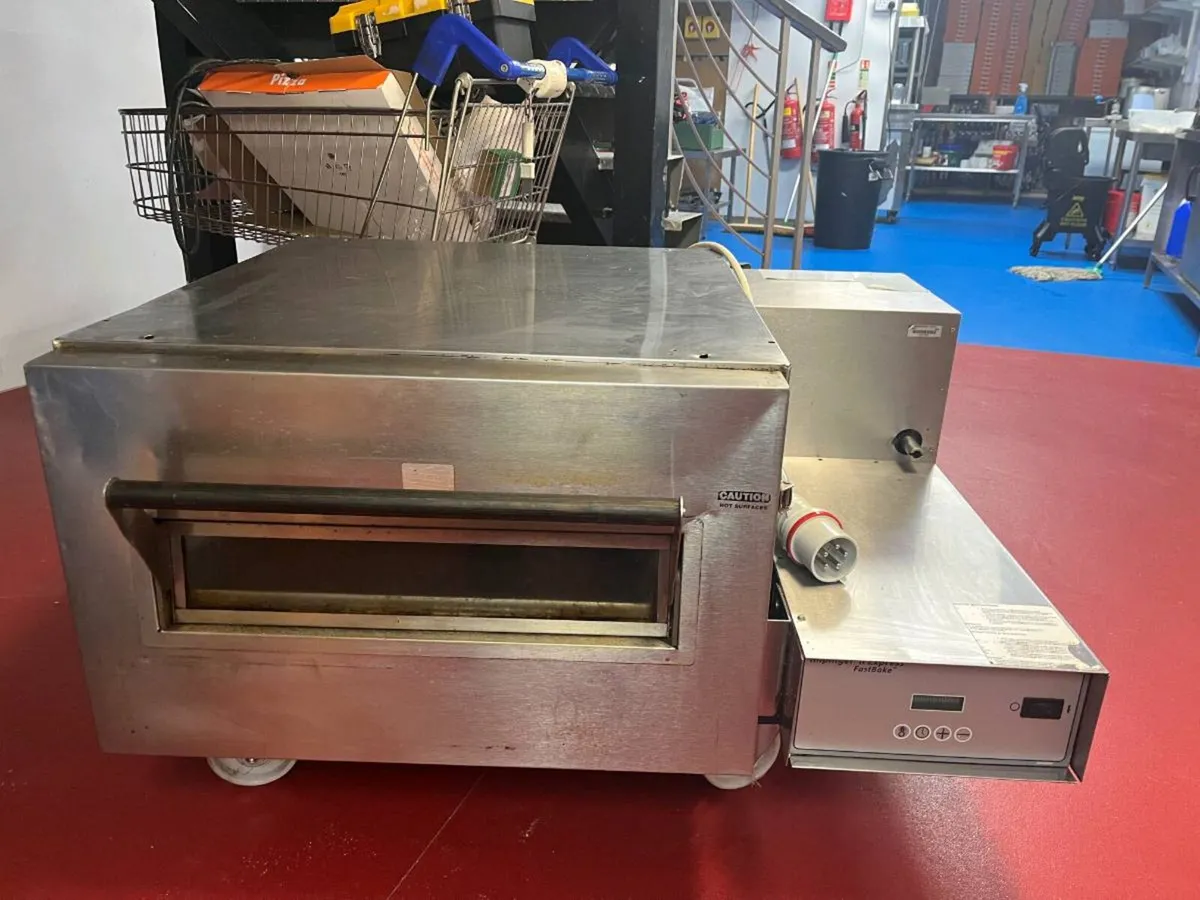 Convery pizza oven - Image 1