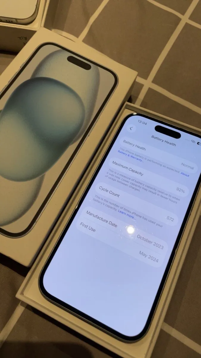 iPhone 15  ( Unlocked / Sim Free ) - Image 4