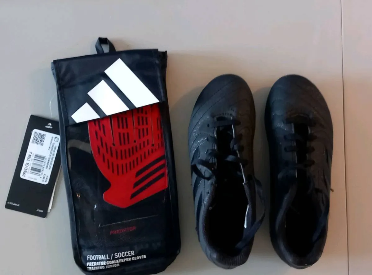 Football Gloves + shoes - Image 1