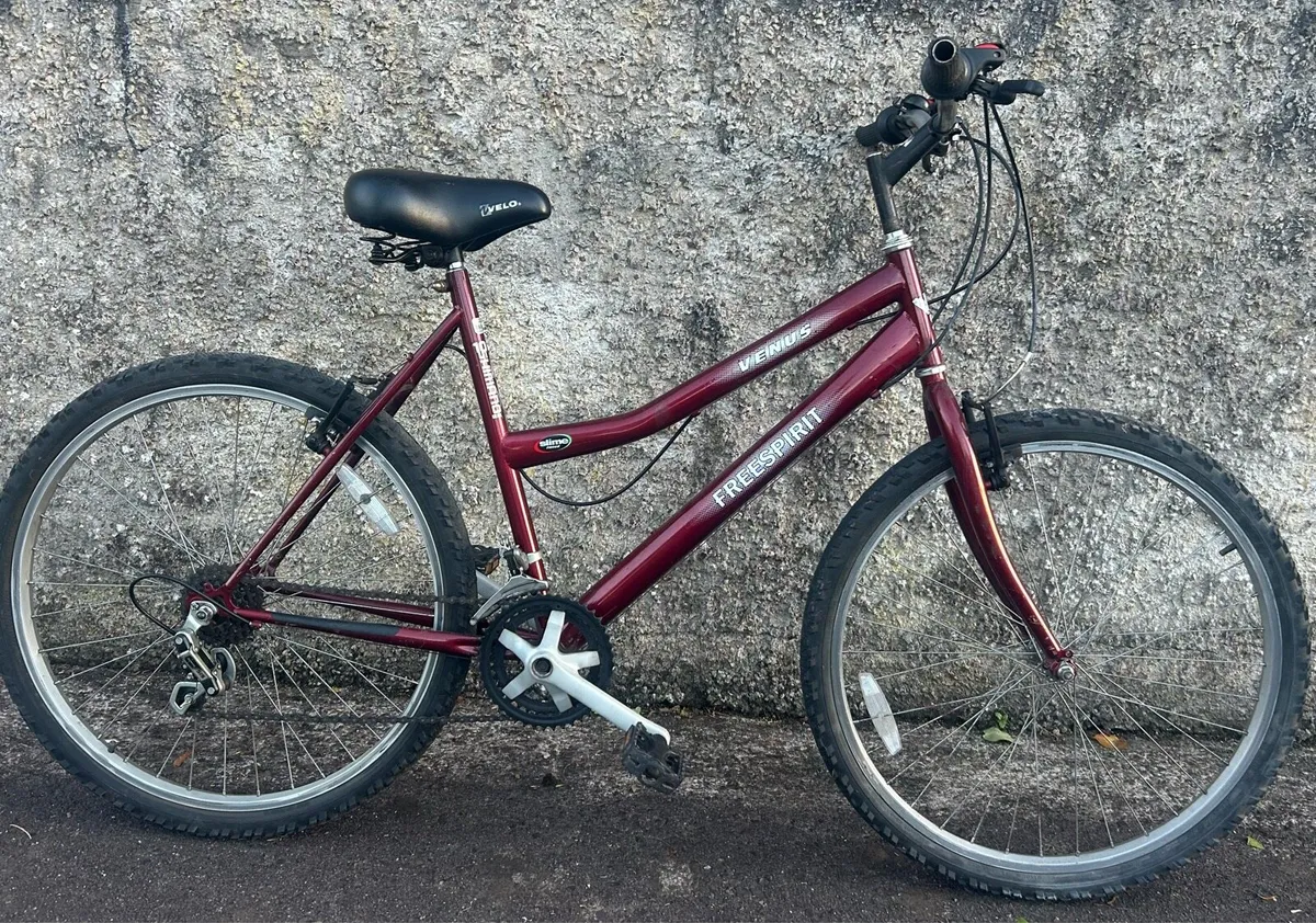 Ladies/girls bicycle for sale