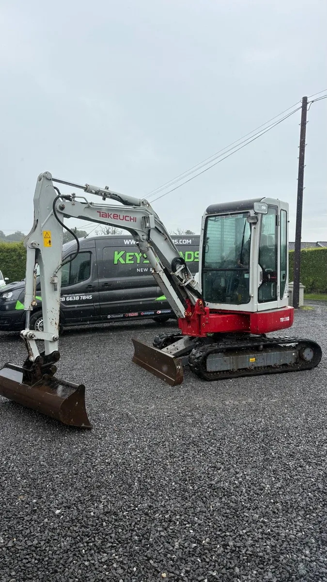 2018 Takeuchi 3.8 ton - Image 2