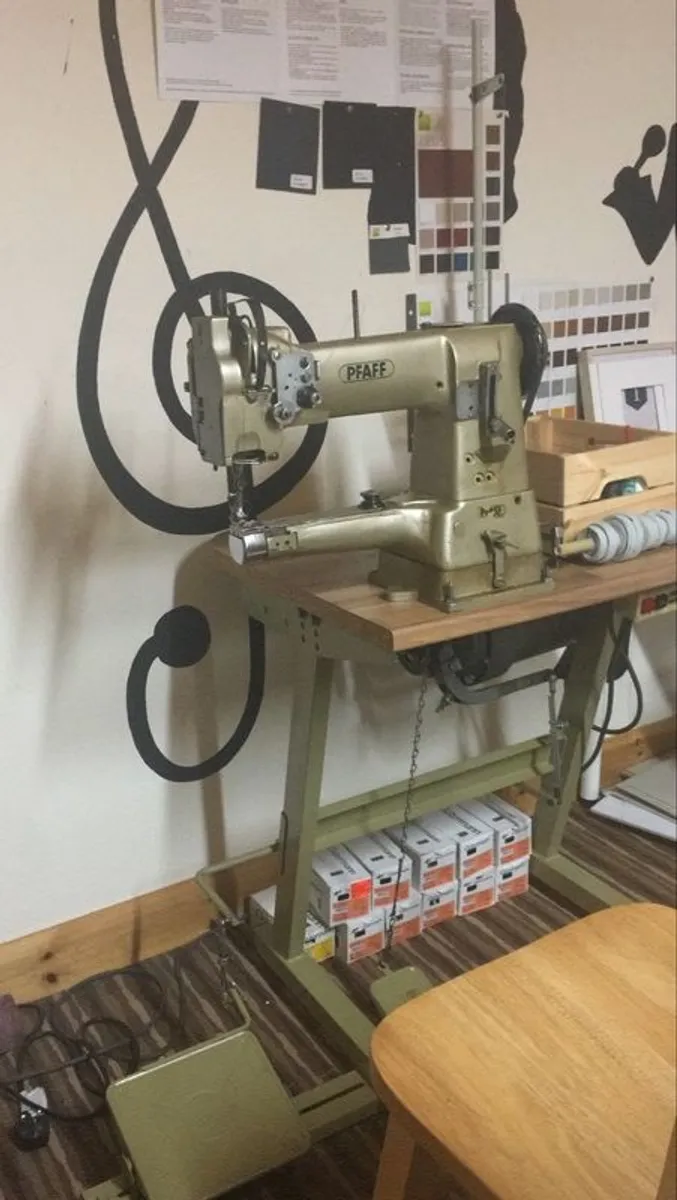 Pfaff 335 Nose Arm Industrial Walking Foot Sewing Machine