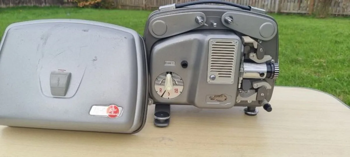 Vintage projector - Bolex Paillard 18-5 - Image 1
