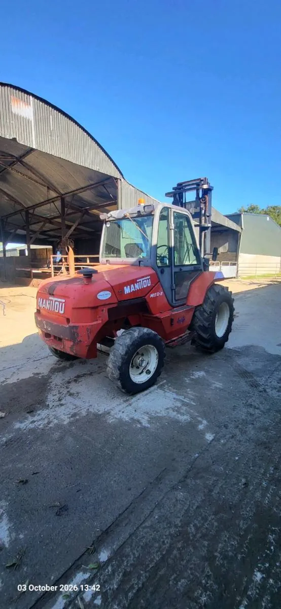 Manitou m30/2 Rough Terrain forklift & bucket - Image 2