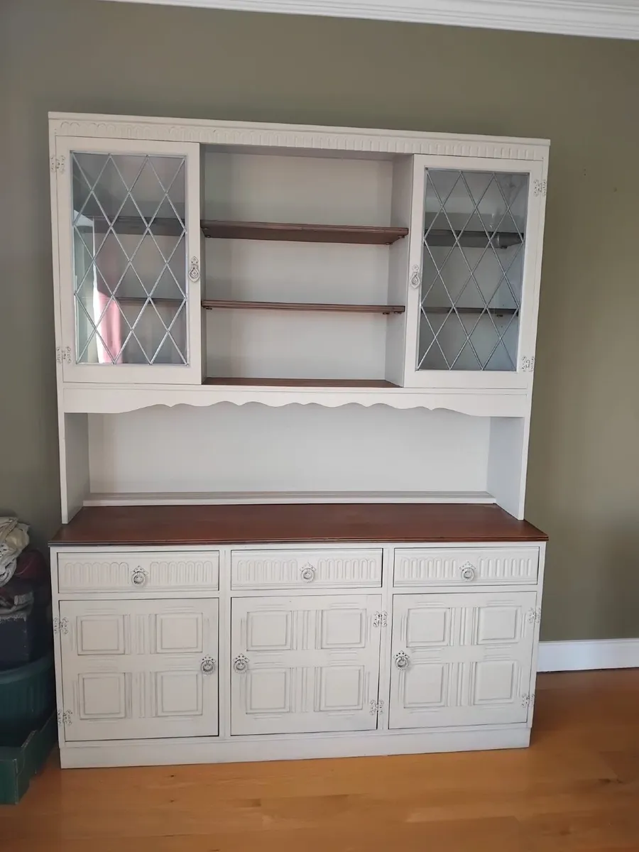 Old charm oak dresser