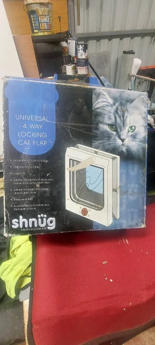 Cat flap - Image 1