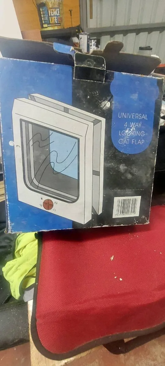 Cat flap - Image 2