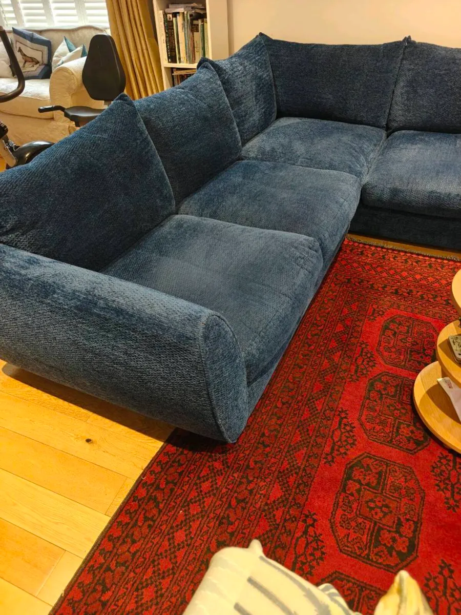 Couch - Image 4