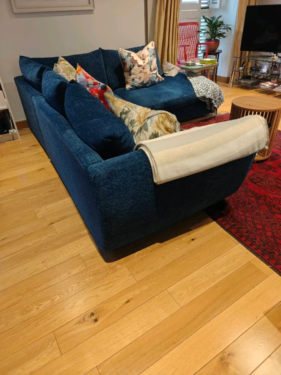 Couch - Image 2