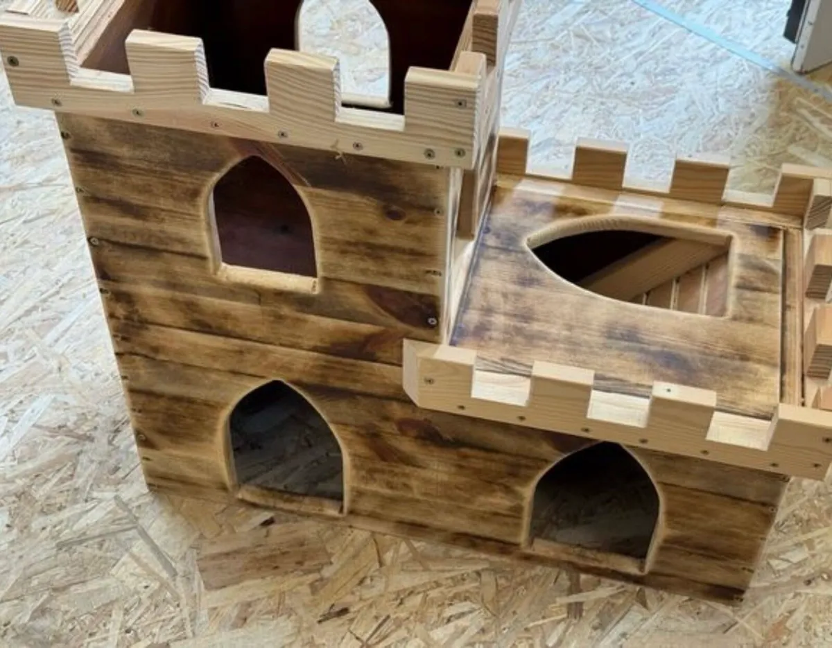 A 'Castle' for guinea pigs or other small animals - Image 4