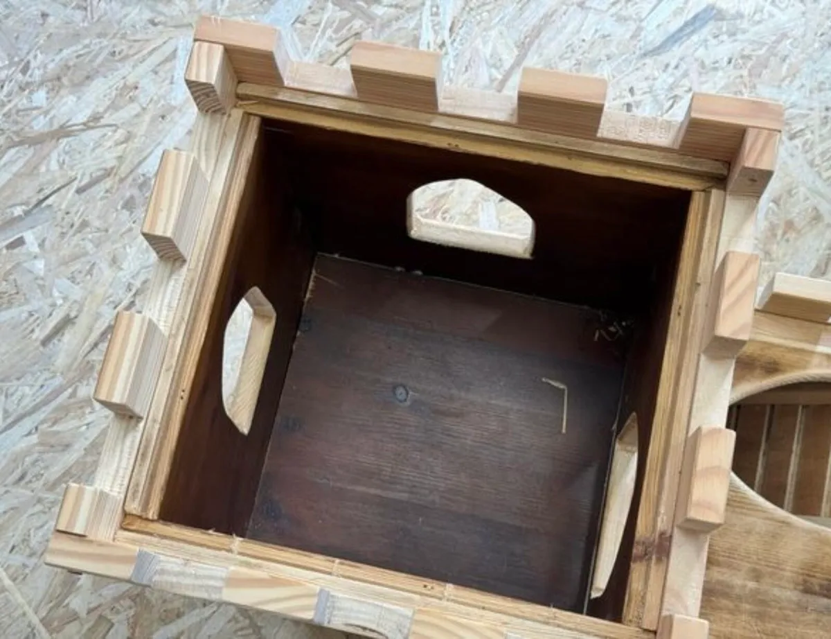 A 'Castle' for guinea pigs or other small animals - Image 3