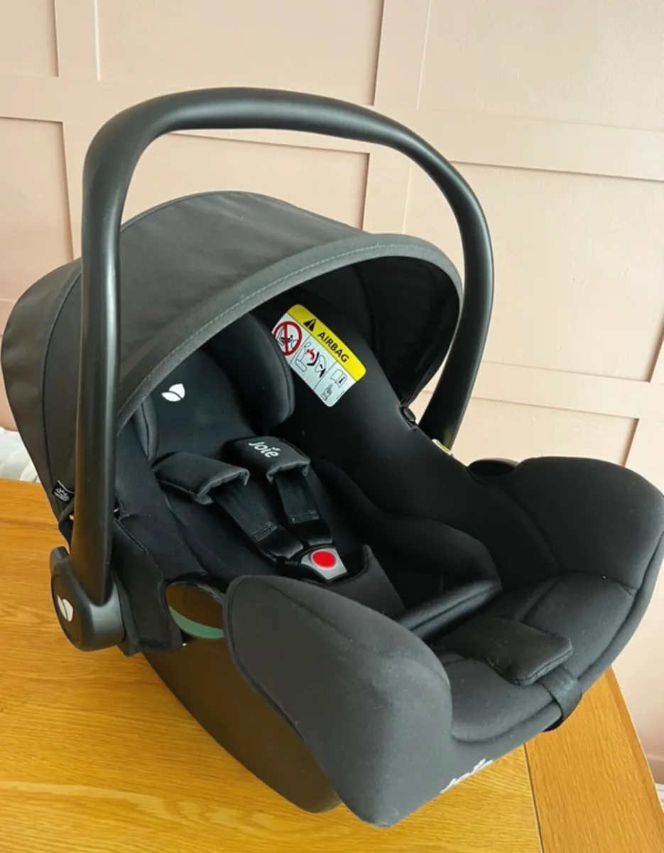 Joie isnug car seat - Image 1