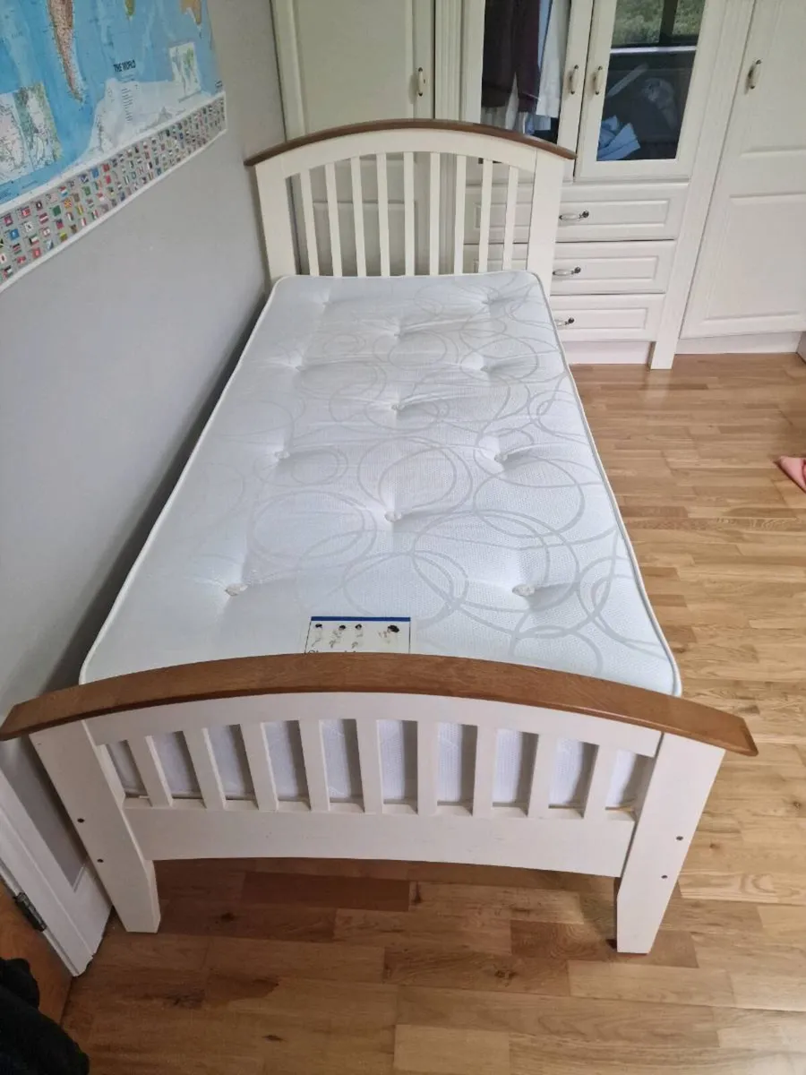 Bed - Image 1