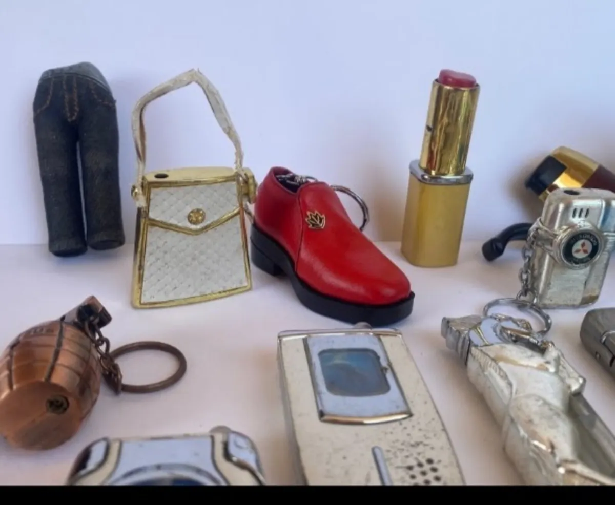 JOB LOT OF OLD LIGHTERS ... PRE 2000 - Image 2