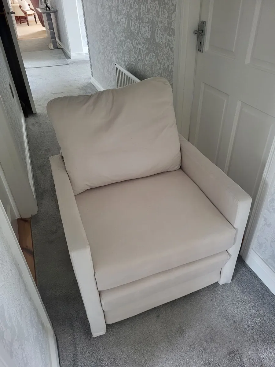 Child's fold up bed armchair - Image 1
